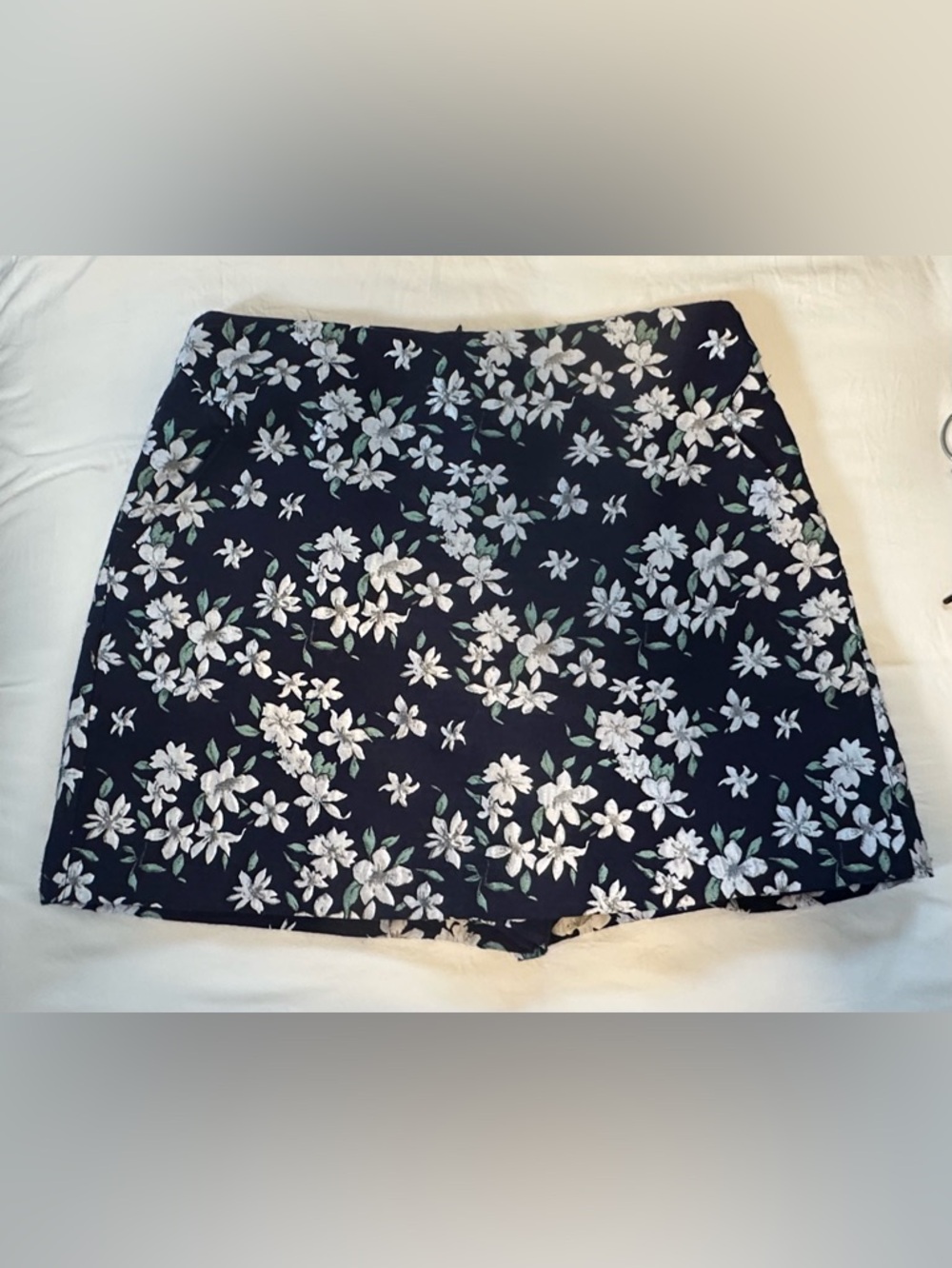 FRNCH Navy Floral Mini Skort Brocade Style Fabric White Blooms Size Medium